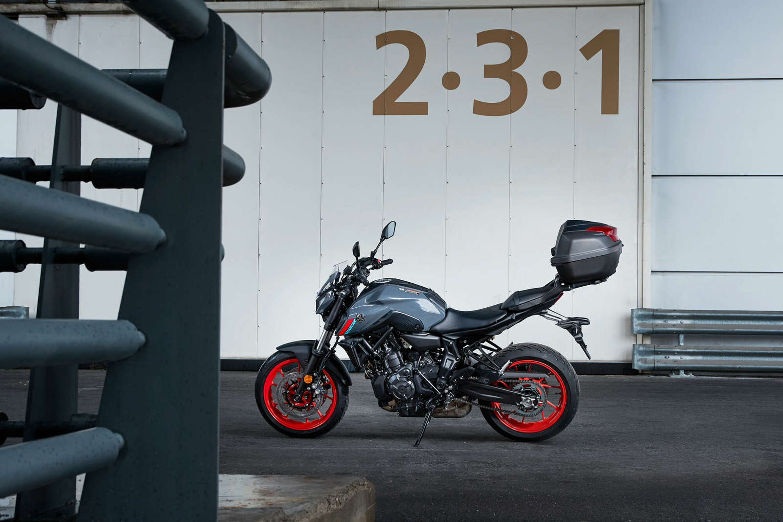 Genuine Yamaha MT-07 all years – 39l Top Box Luggage Kit