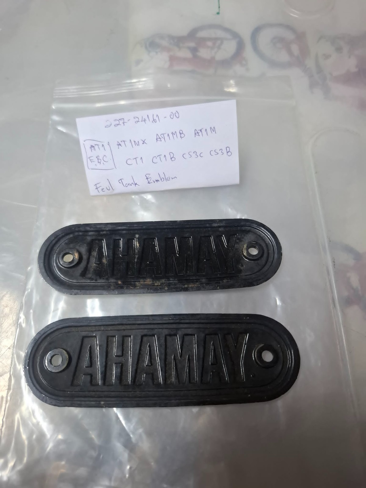 YAMAHA AT1-AT2-JT1-JT2-CS2-CS3-CT1-CT1C FUEL TANK BADGE NOS JAPAN 227-24161-00