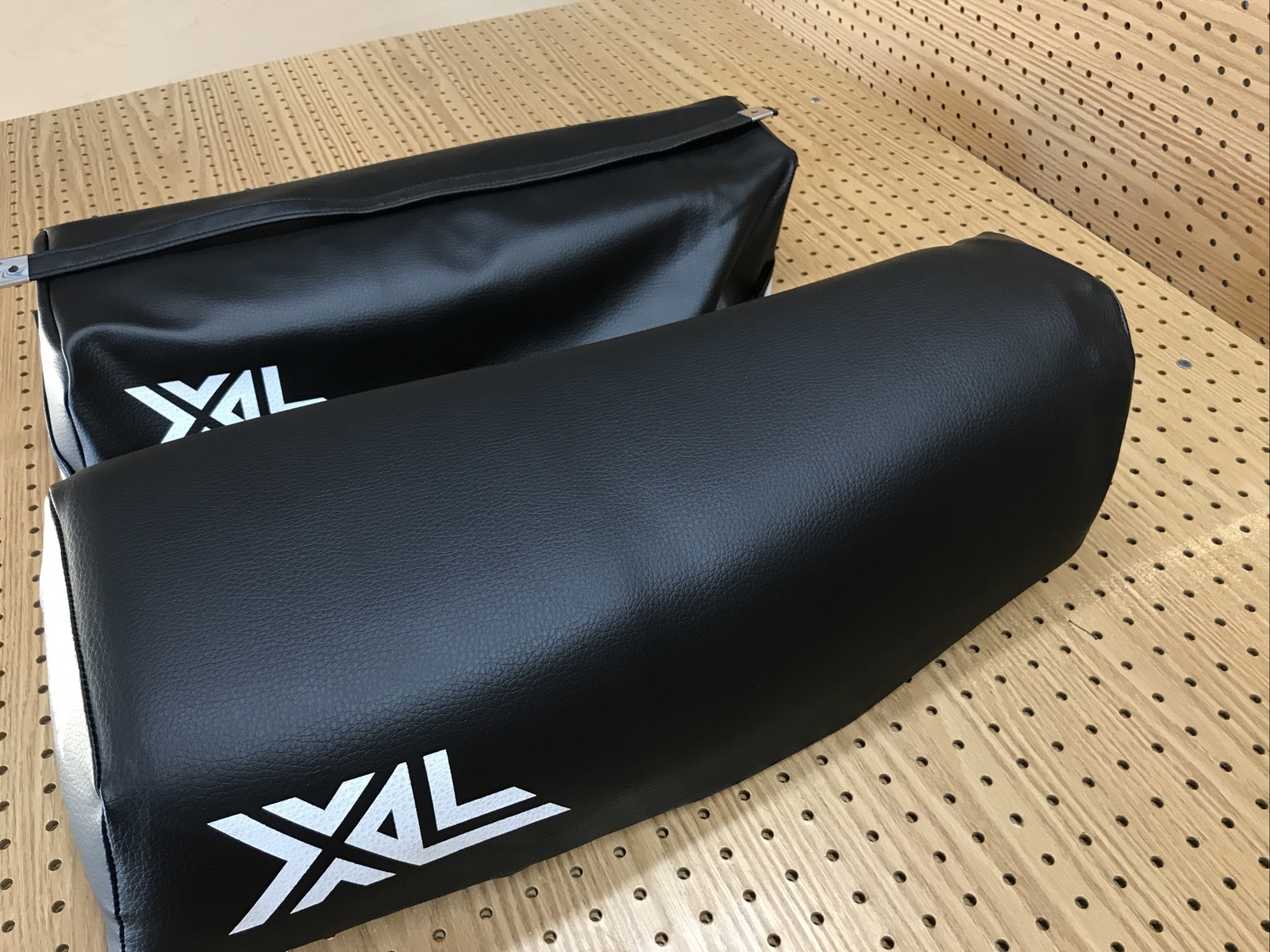 HONDA XL250R XL500R SEAT COVER 1982 MODEL + STRAP (H*-191)