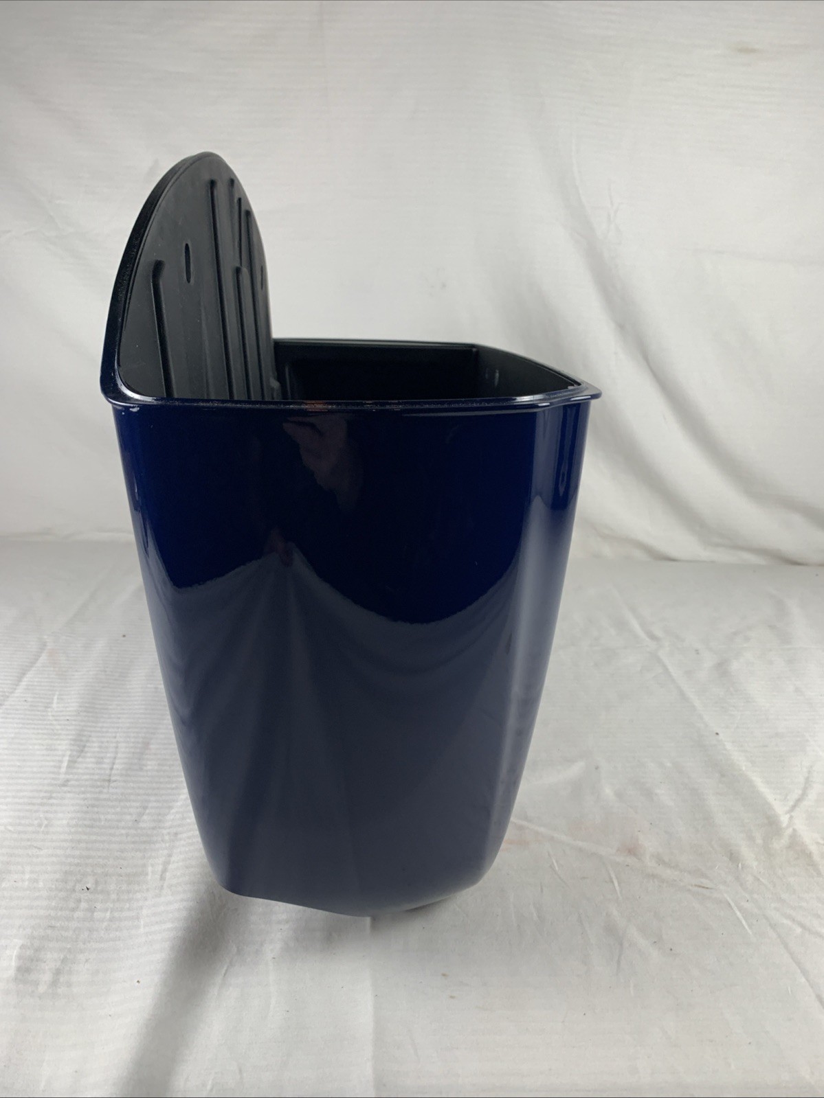 INDIAN GENUINE INDIAN BLUE LH (ONLY) SADDLEBAG BIN BOTTOM (ONLY) 5450738-640