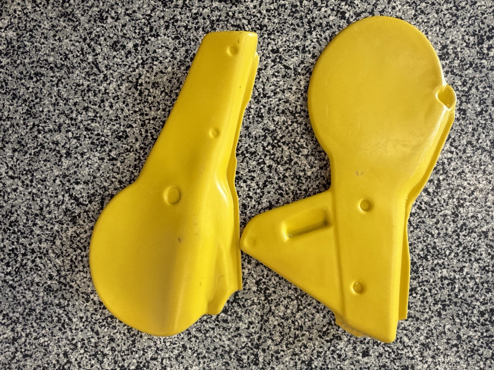 NOS NEW MAIER YAMAHA YZ250 YZ465 1980-1981 YELLOW MOTORCYCLE SIDE PANELS