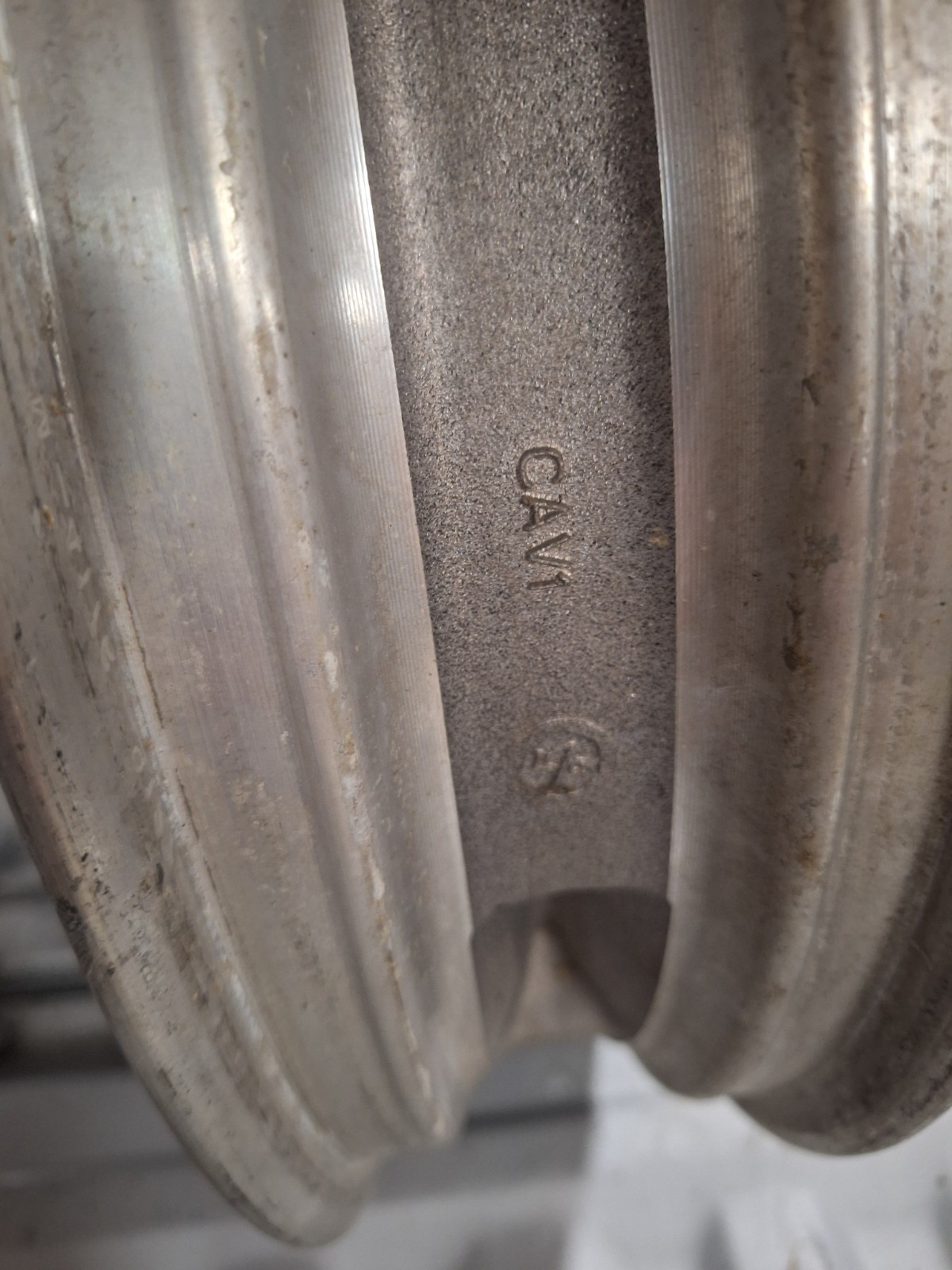 43300164 Harley-Davidson Street Glide 18×3.50 Cast 5 Spoke Rim Wheel Airstrike