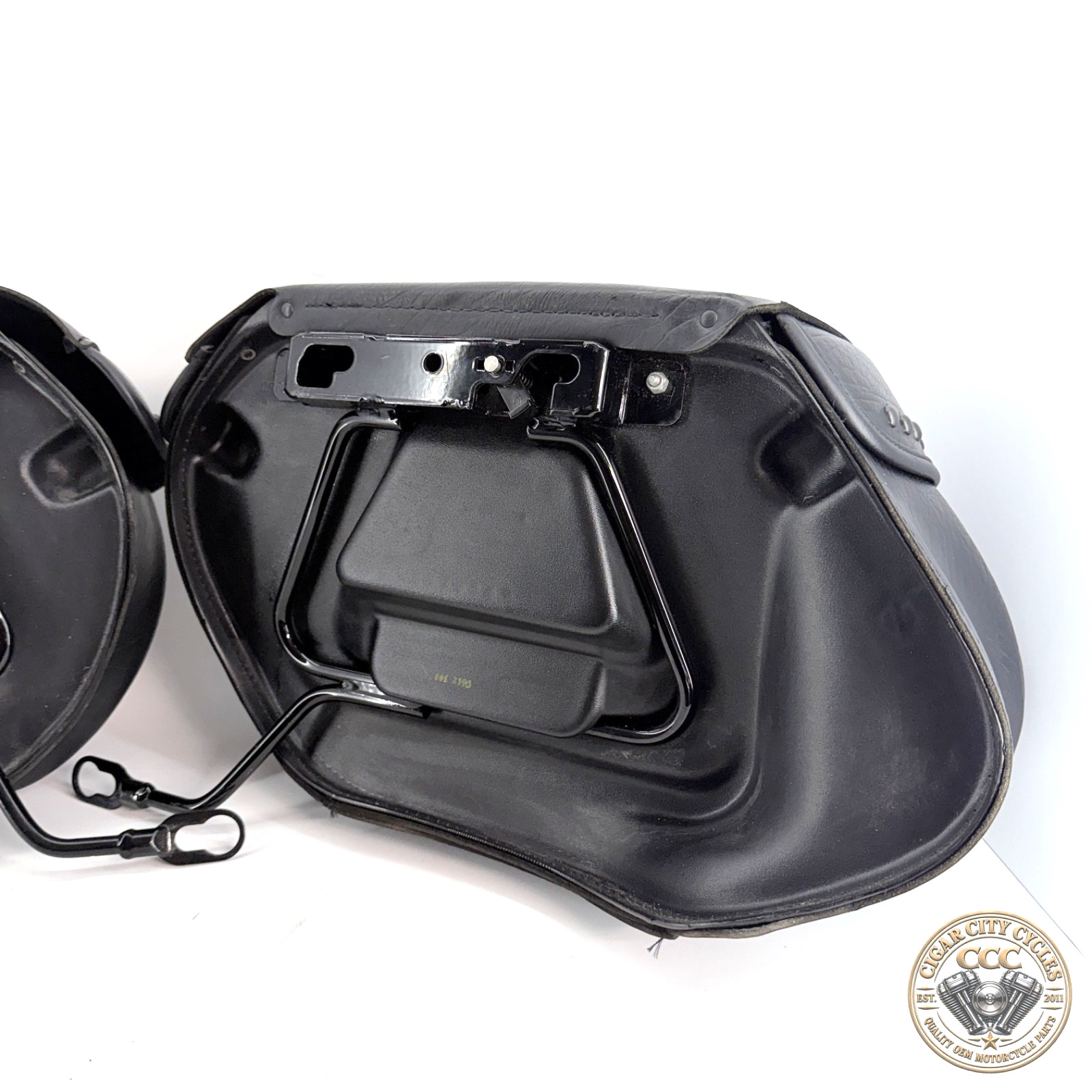 OEM 09-15 HARLEY HERITAGE SOFTAIL CLASSIC FLSTC STUDDED LEATHER SADDLEBAGS NICE