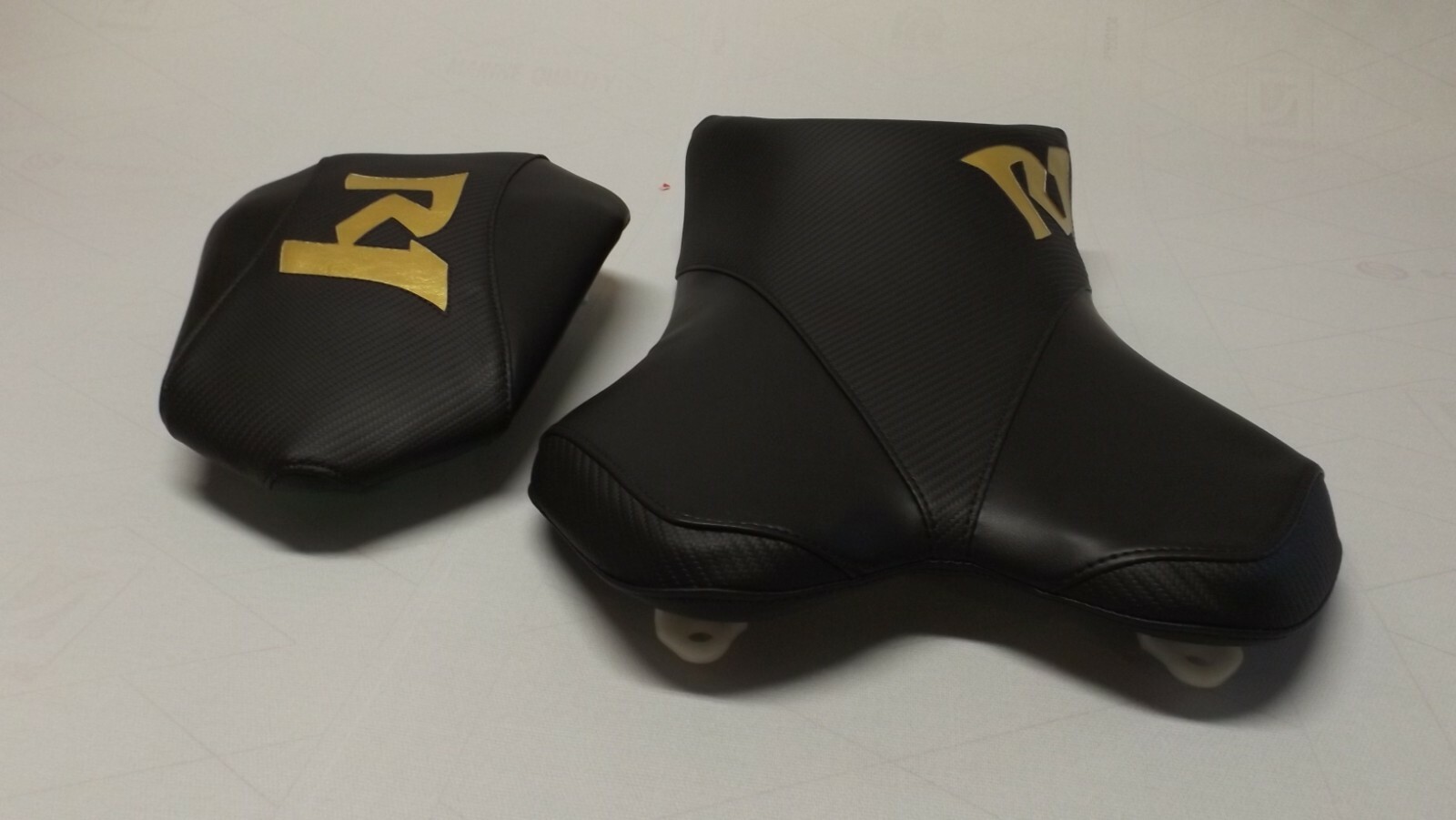 YAMAHA 07/08 BLACK CARBON FIBER TEX./GOLD CUSTOM FRONT & REAR SEAT COVERS YZF R1