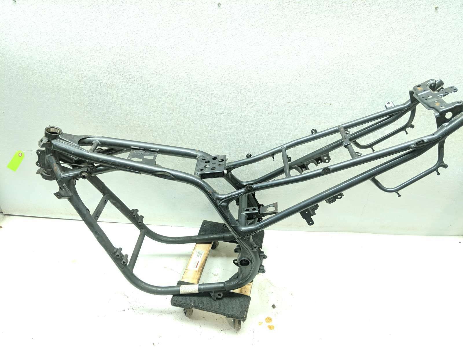 99-05 Kawasaki ZR750 ZR7S Main Frame Chassis STRAIGHT SLVG JKAZRDH172A003437