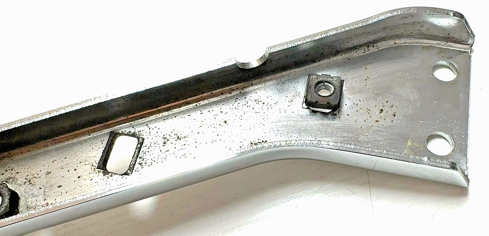 06 Harley-Davidson Electra Glide FLHTCUI Right Saddle Bag Support 90720-79C
