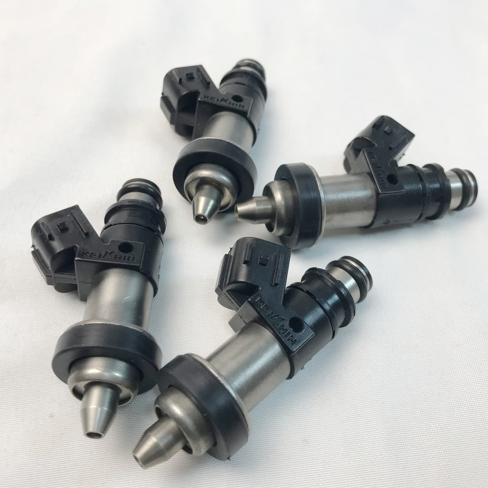 4X Fuel Injectors 15710-24F00 For Suzuki GSXR 600 750 1000 Hayabusa GSX1300 R RZ