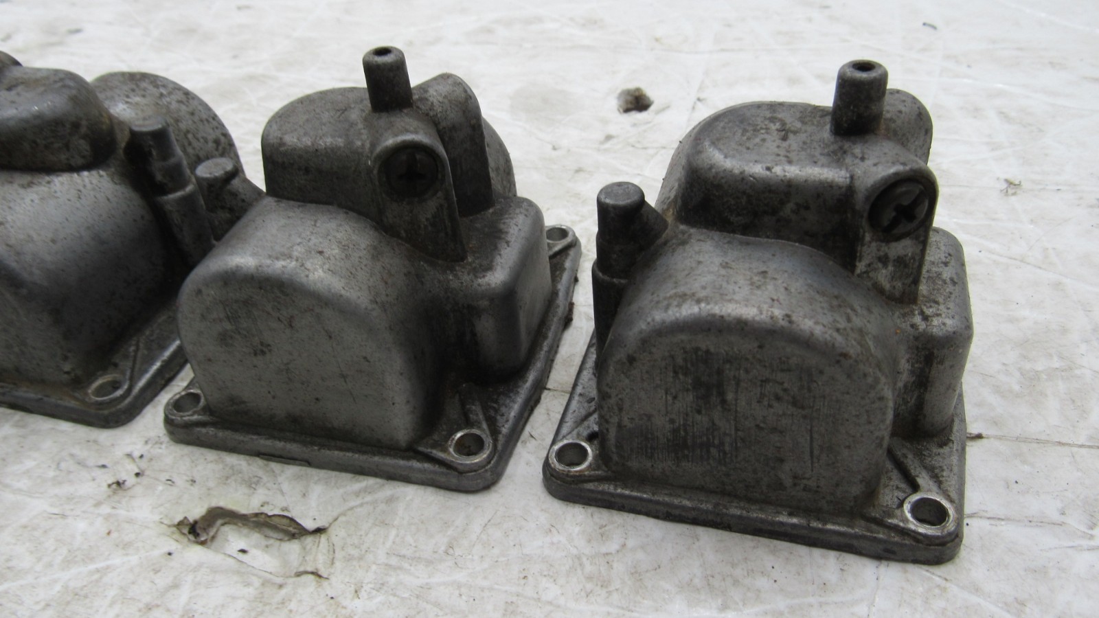1983 Kawasaki KZ550A KZ550 OEM Bare Carburetor Float Bowl Chambers