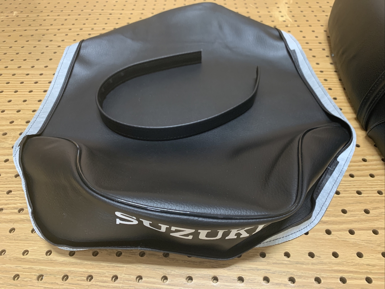 SUZUKI ts125 ts185 tc125 TS185 seat cover with strap 1974 to 1976 (S*-29)