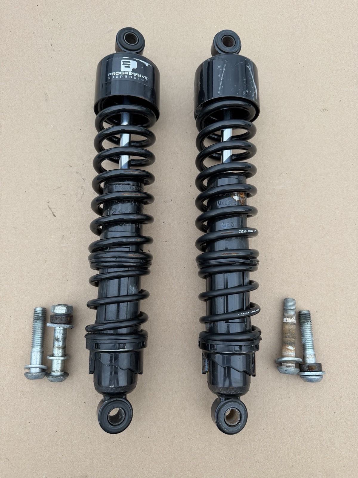 Progressive Suspension 15″ Shocks for Harley-Davidson Sportster – 413-4041B Used