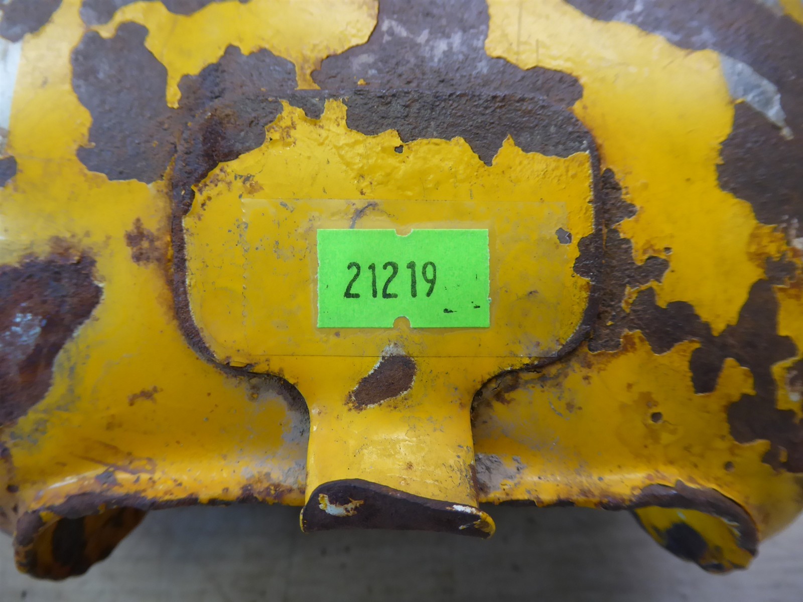 1979 Kawasaki KE100 G5 Enduro K21219) yellow gas petrol fuel tan with cap