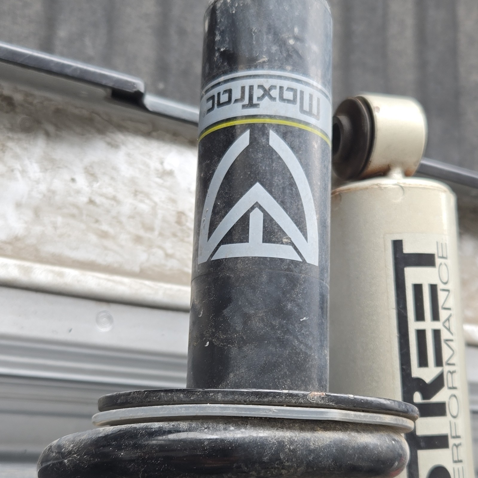 Street Performance/ MaxTrac Front and Rear Lowering KIT