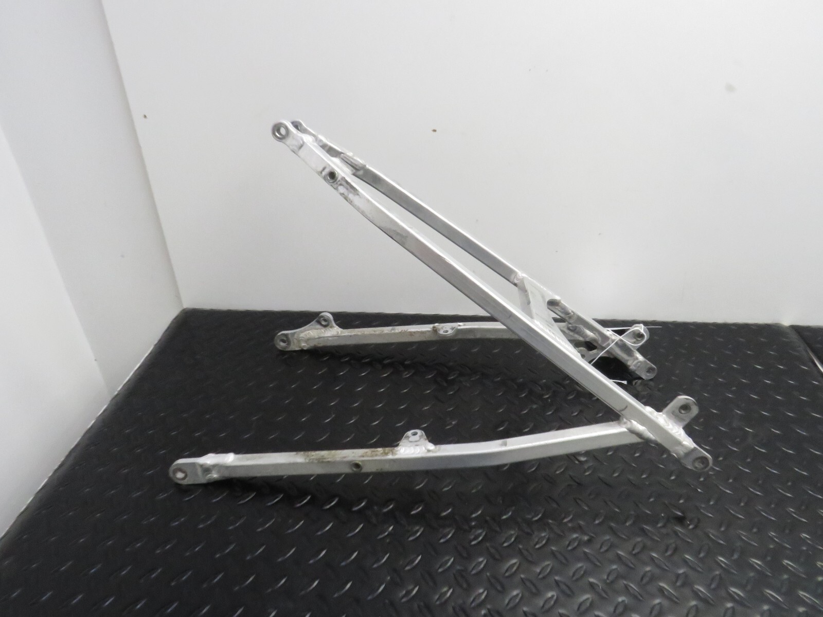 05-07 KAWASAKI KX 250 2 STROKE OEM SUBFRAME REAR TAIL FRAME STR8 32160-0164 07