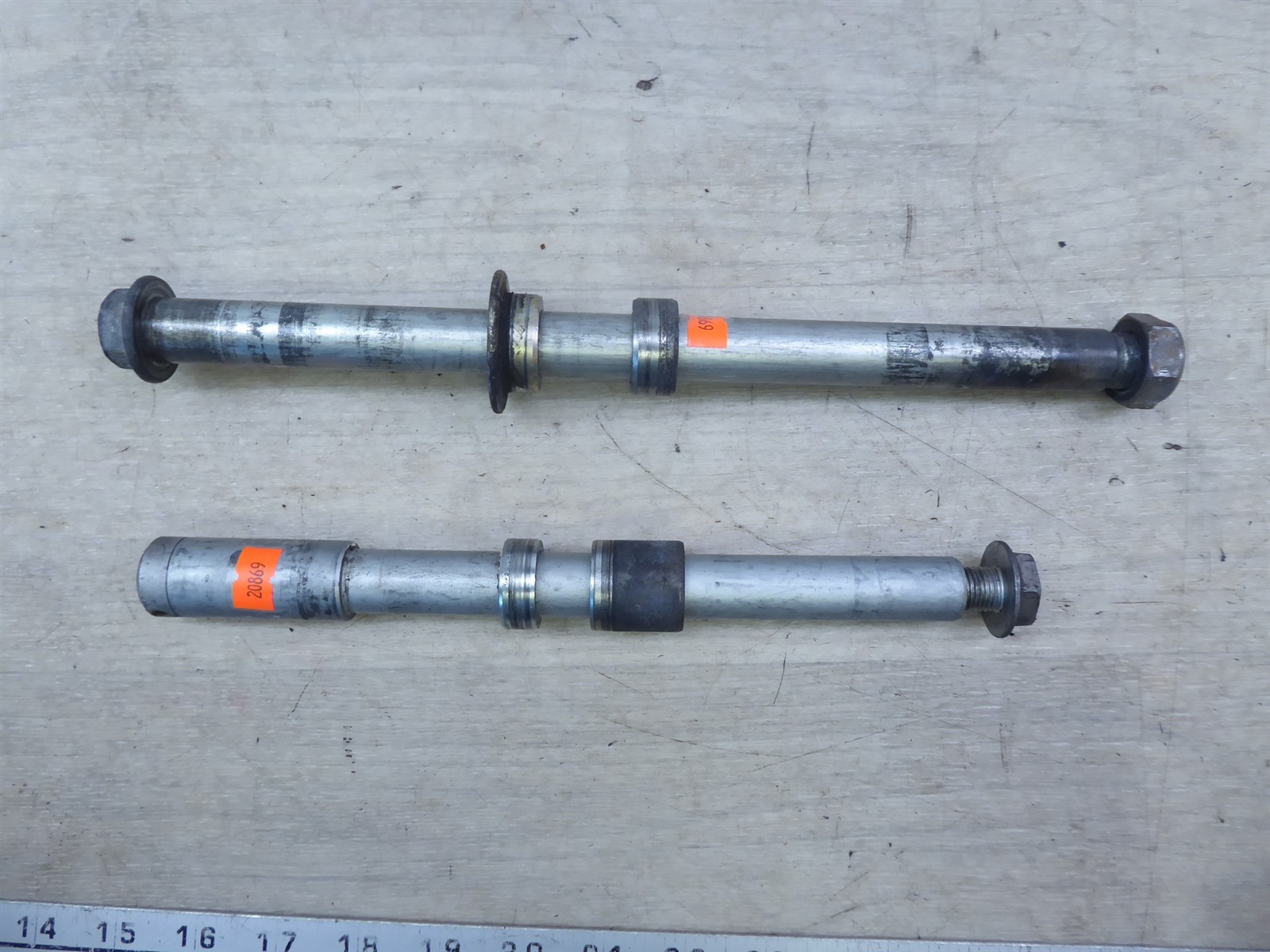 2000 Honda CBR600 F4 H20869) front and rear wheel axle bolts set