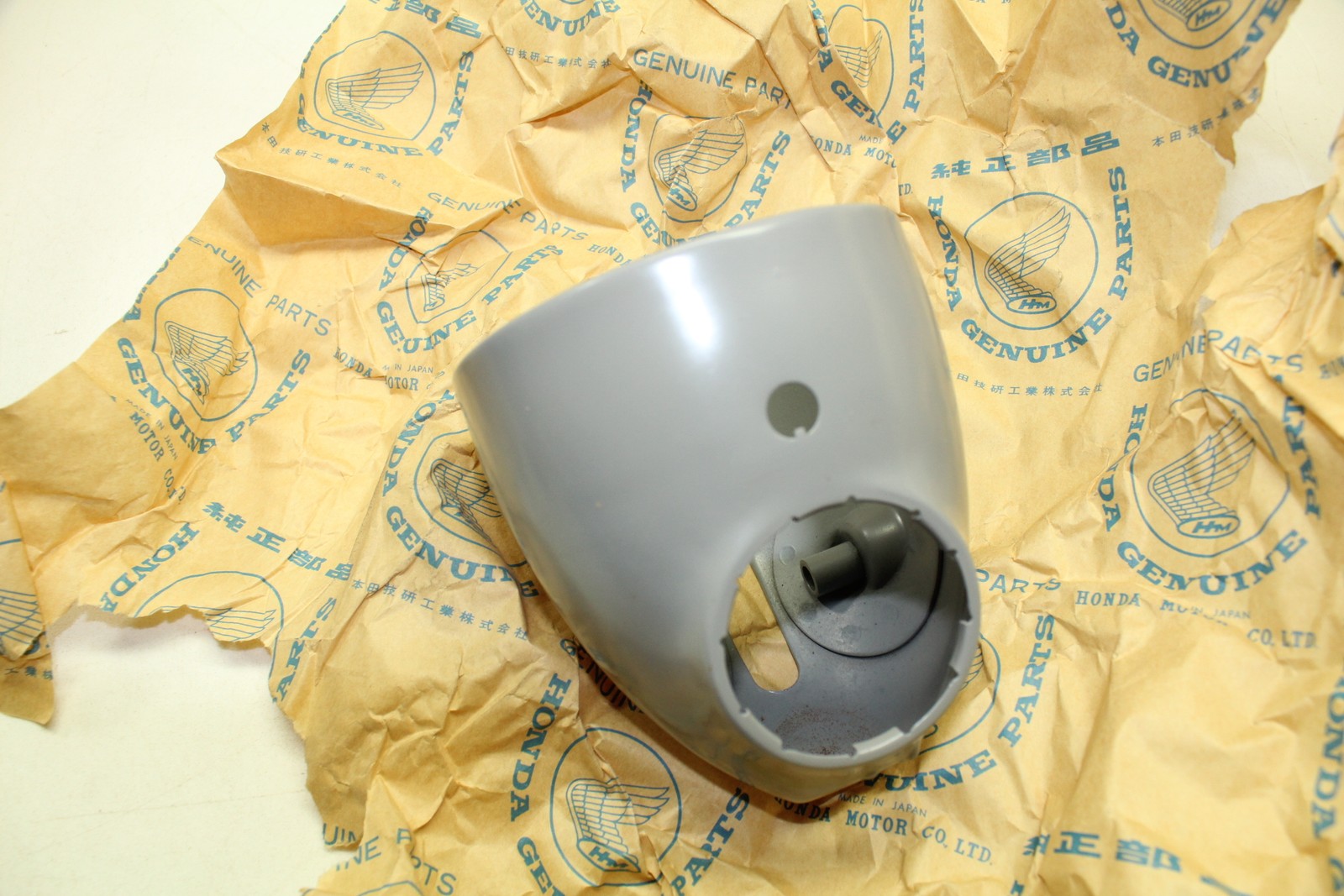 NOS Genuine HONDA Z50, Z50A K1, Z50A K2, PC50 Headlamp Case OEM # 61301-063-670Z