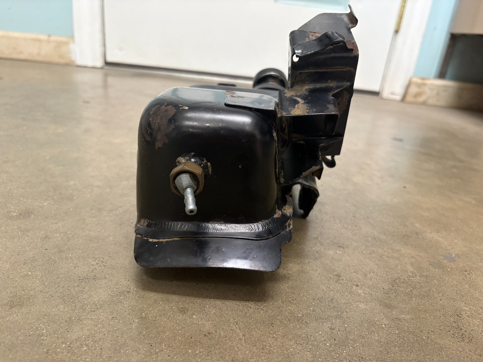 Used Honda Oil Tank with Oil Cap 1974-1976 MT125 55100-361-000 55110-361-310 U9