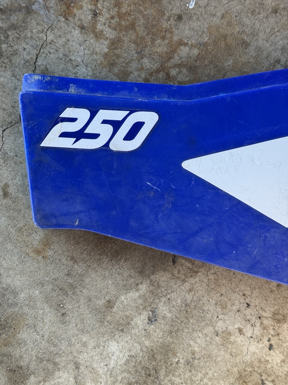 99-06 1999 TTR250 TTR 250 OEM Left Rear Side Cover Plastic Body Panel Plastics