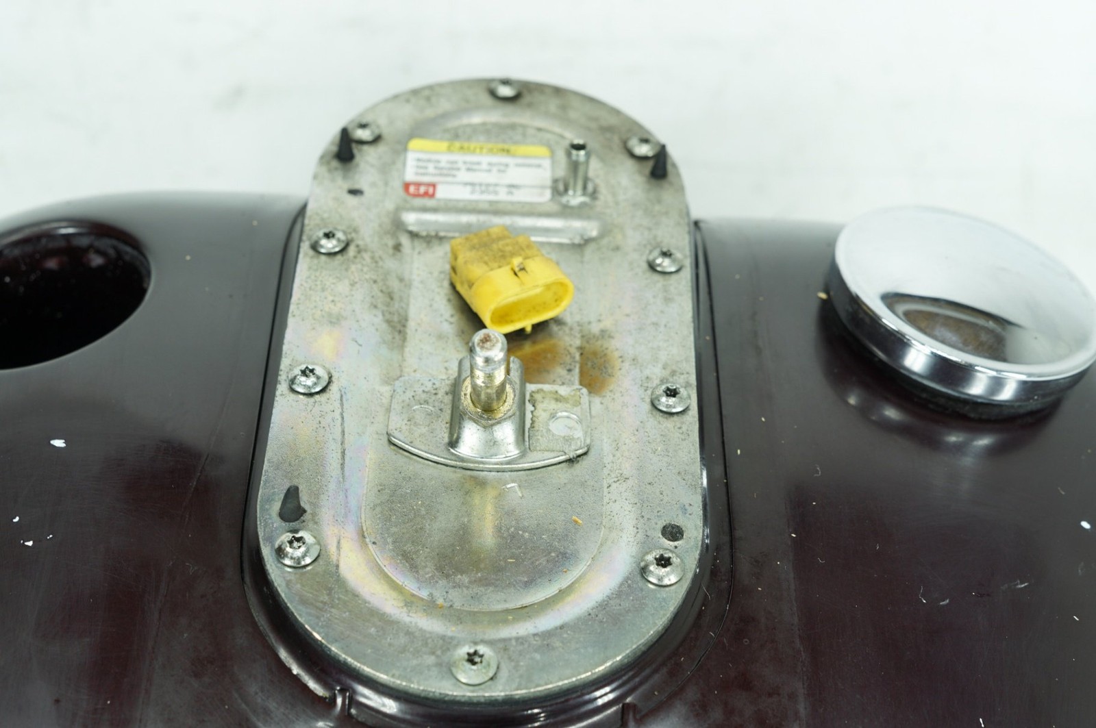 2006 Harley Touring FLHRI Road King OEM Fuel Gas Tank Gasoline Reservoir Dented