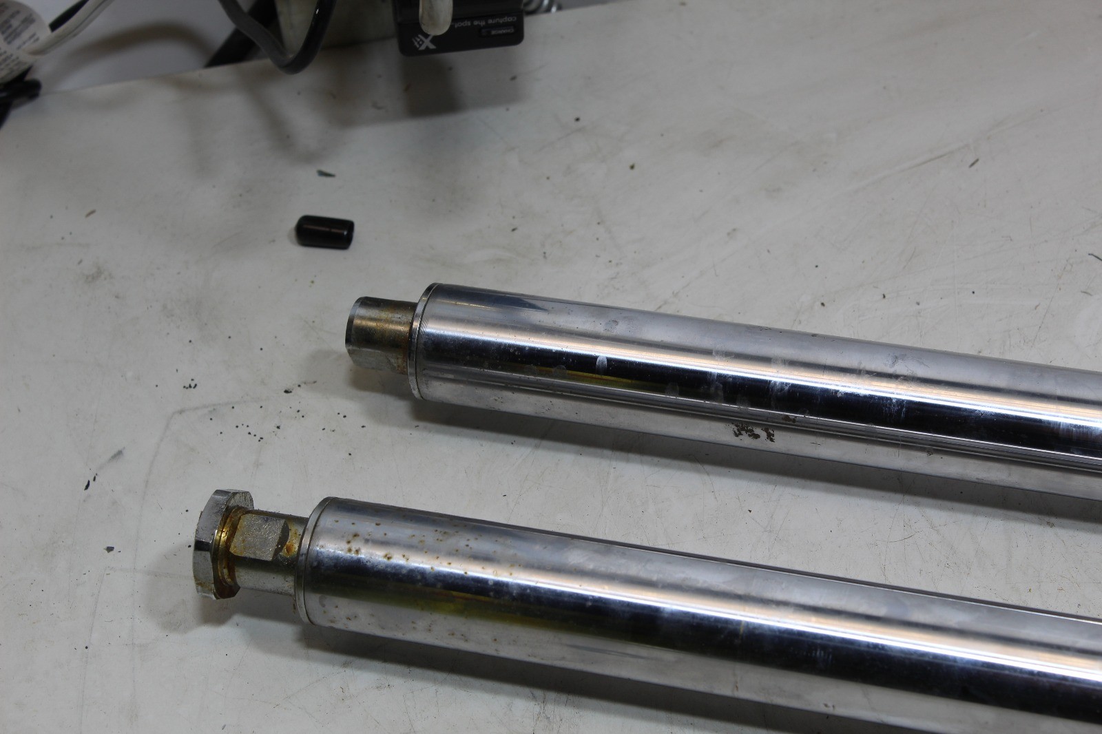 00-06 Harley Touring OEM Front Fork Leg Set Pair Straight No Oil
