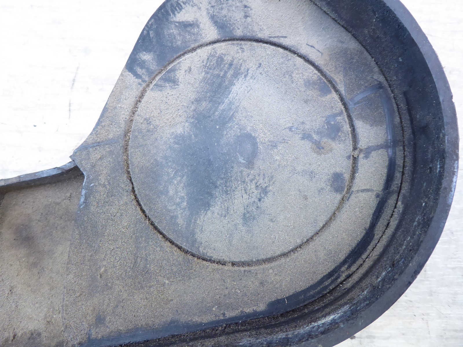 2000 Honda CBR600 F4 H20869) left side engine water pump sprocket cover