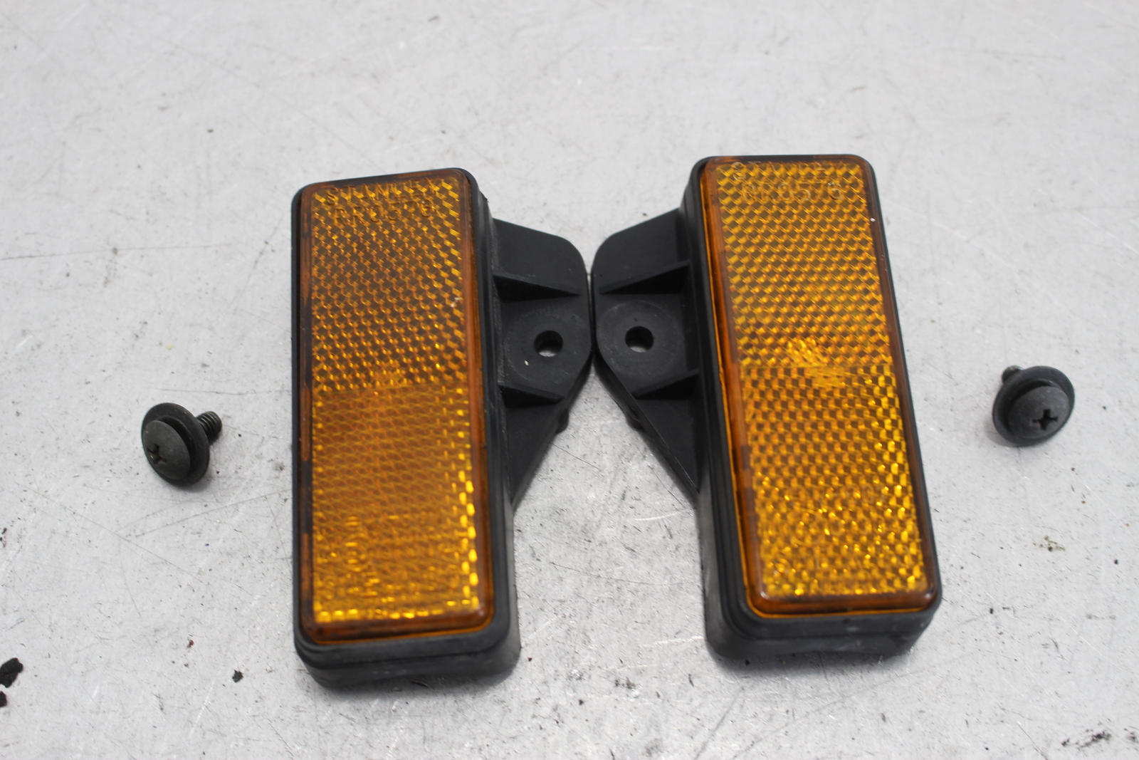 05-09 Suzuki Boulevard S40 Reflector Garnish Marker Set Pair Blvd 2005 06 07 08