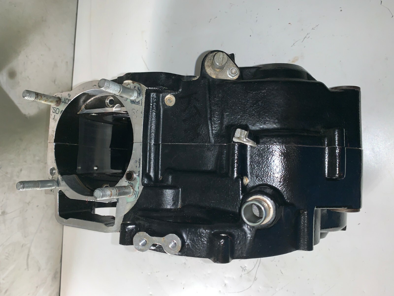 2001 KTM 400 LC4 OEM SET CRANKCASE LEFT RIGHT TRANSMISSION BOX BOTTOM END