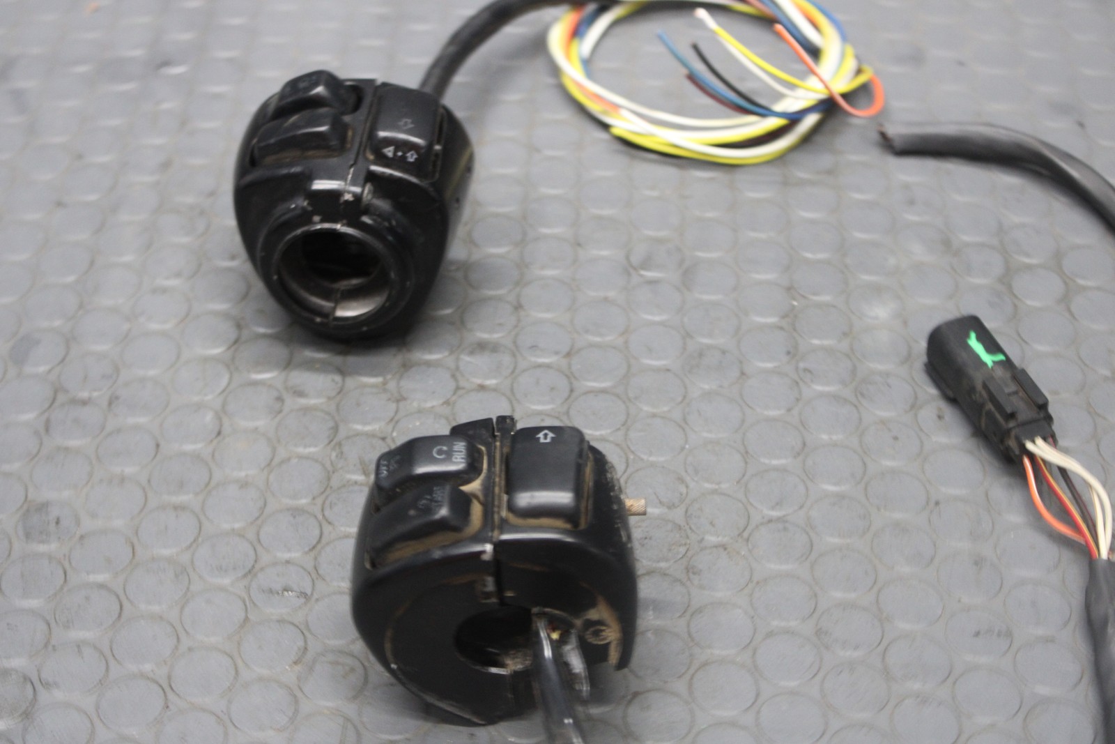 2000-2005 Harley Davidson Touring Road King Left/Right Control Switch OEM