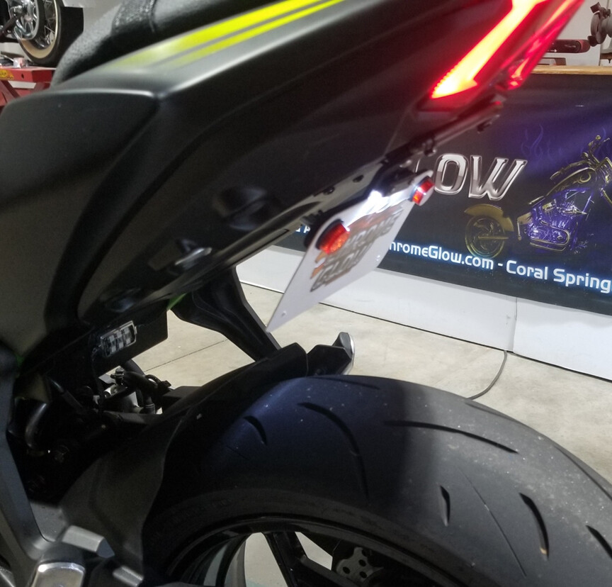 Z650 & Ninja 650 2017+ Fender Eliminator Kit w/ LED Turn Signal Light Bar, Clear