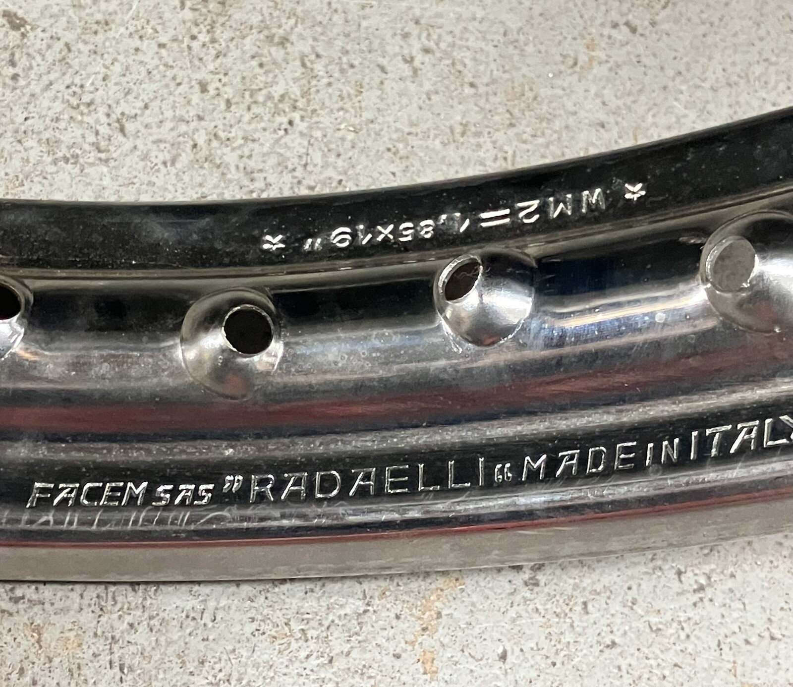 Aermacchi Harley Davidson SX175cc 1974-1978 19″ 1.85 WM2 front rim NOS 43013-78p