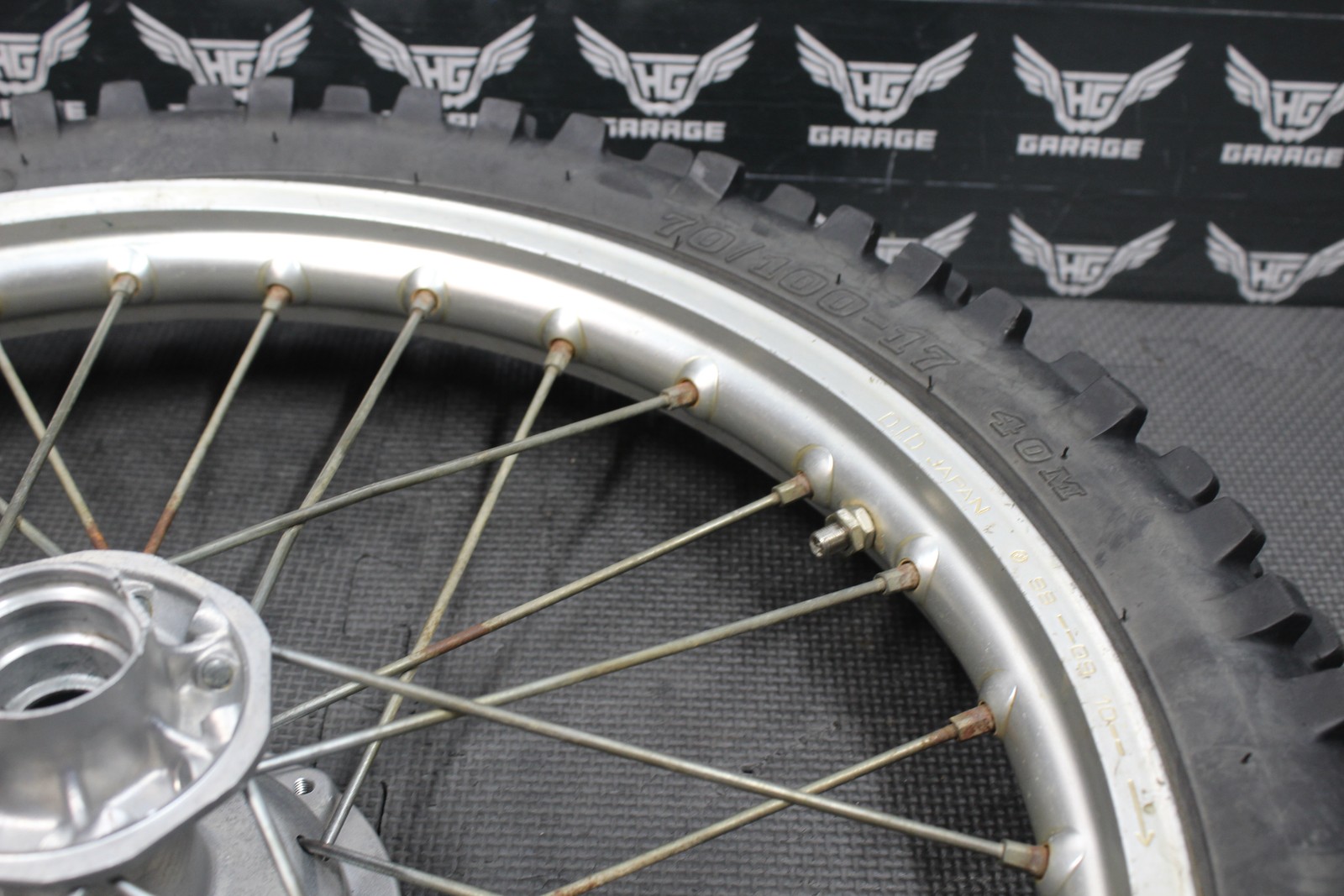 1995 KAWASAKI KX80 17″x 1.40″ 88-97 OEM FRONT WHEEL RIM TIRE 41090-1058