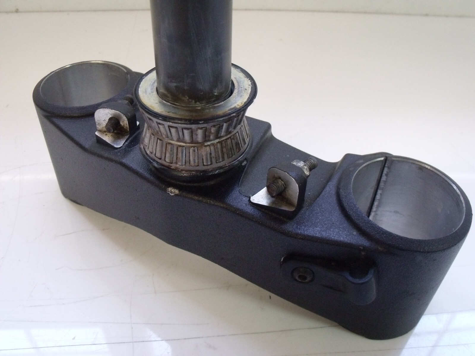 DUCATI 1098 S STREETFIGHTER 56MM OHLINS BOTTOM YOKE FORK CLAMP STEM BEARINGS