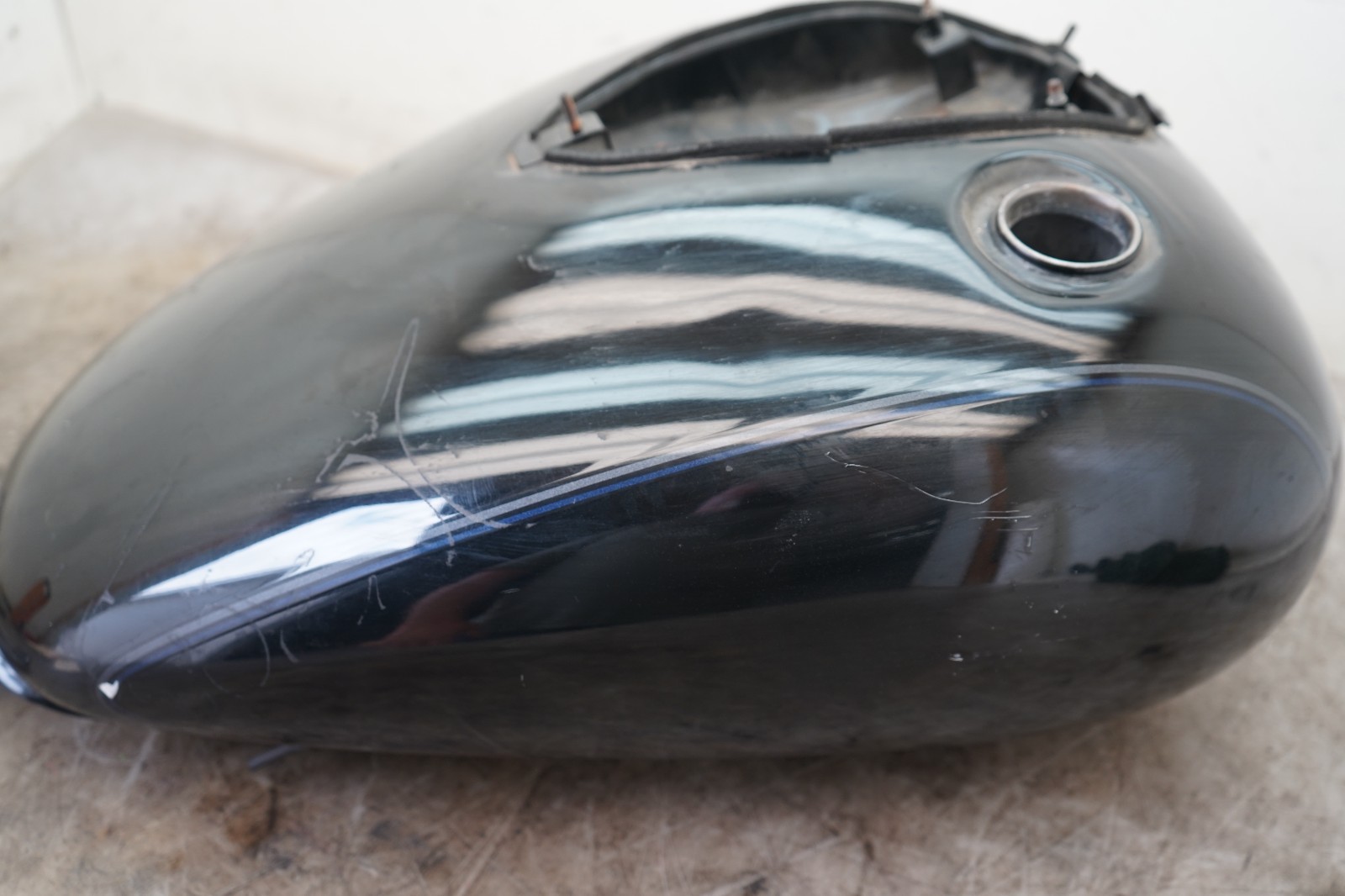 2001 YAMAHA VSTAR 1100 XVS1100 FUEL GAS TANK E-2121