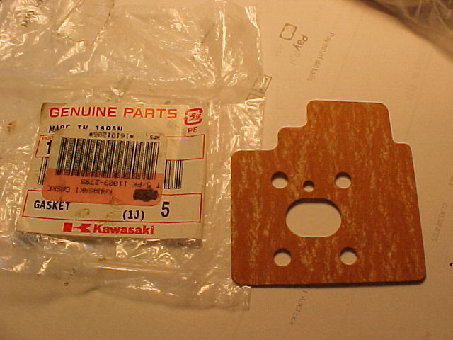 ONE NOS OEM Kawasaki Gasket 11009-2795 FREE 1ST CLASS MAIL SAME DAY SHIPPING