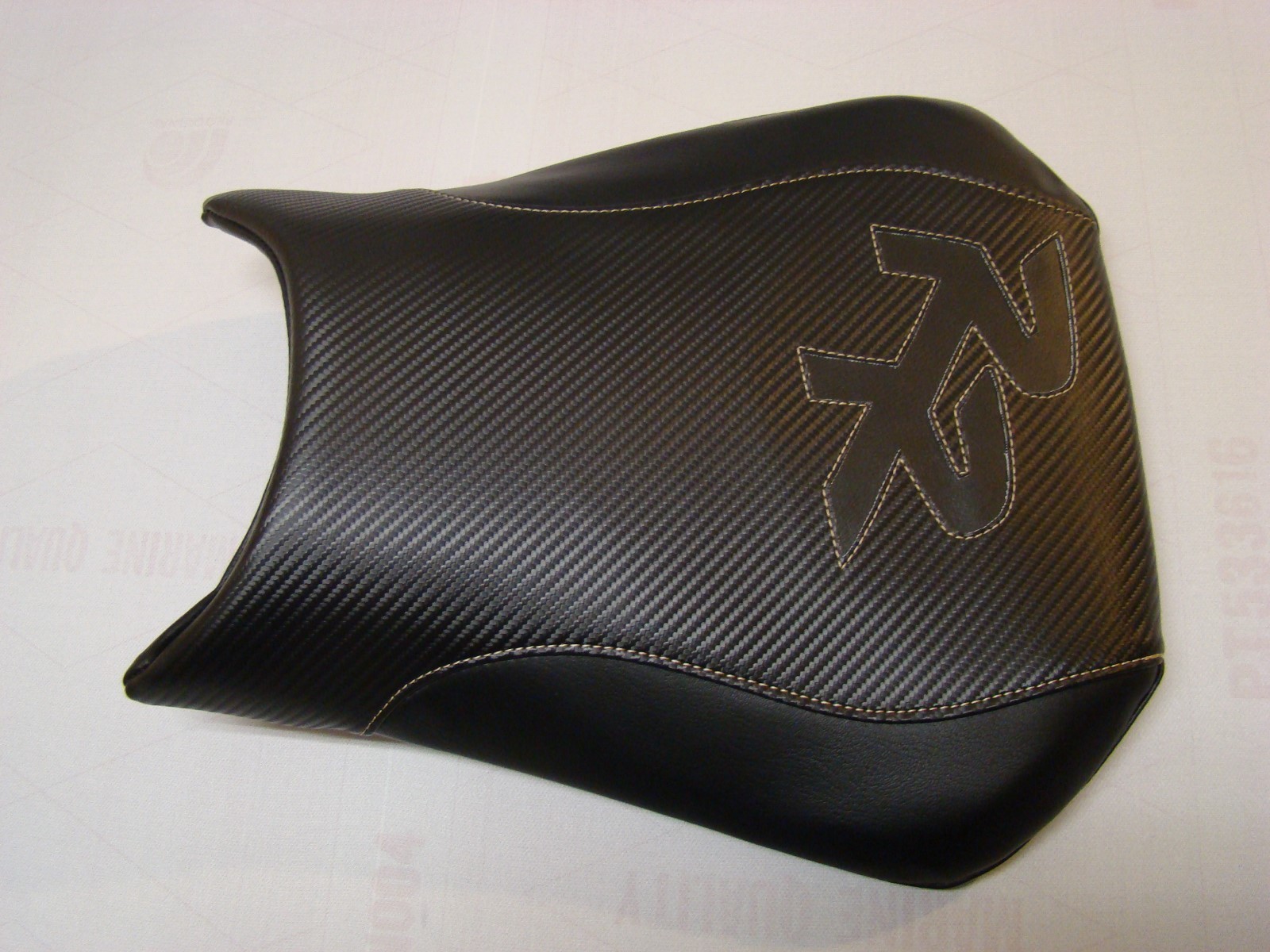 HONDA 2005/2006 CBR600RR FRONT SEAT COVER BLACK VINYL WITH CARBON FIBER TEXTURE