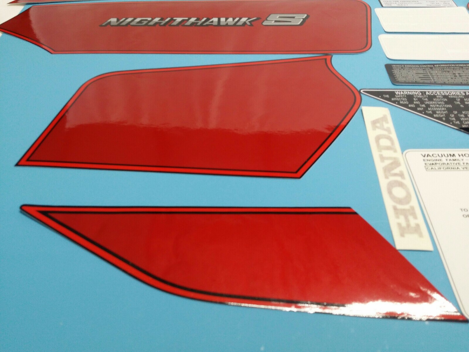 HONDA CB700SC CB700 1984 SIDE COVER FUEL TANK DECAL GRAPHIC SET (#H46)