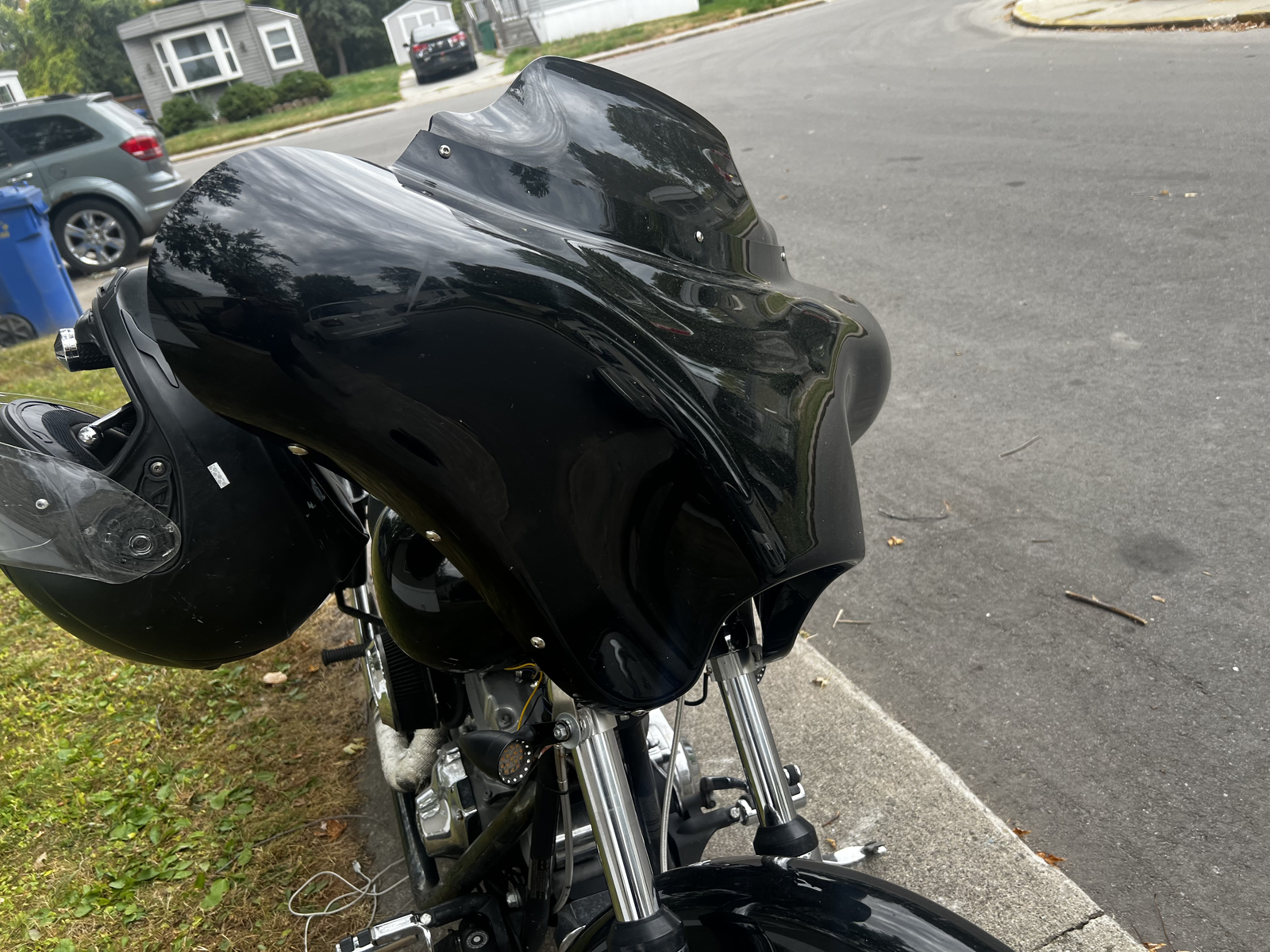Honda Shadow Spirit 750 Batwing Fairing GLOSSY 6X9 W/ Tinted Windshield