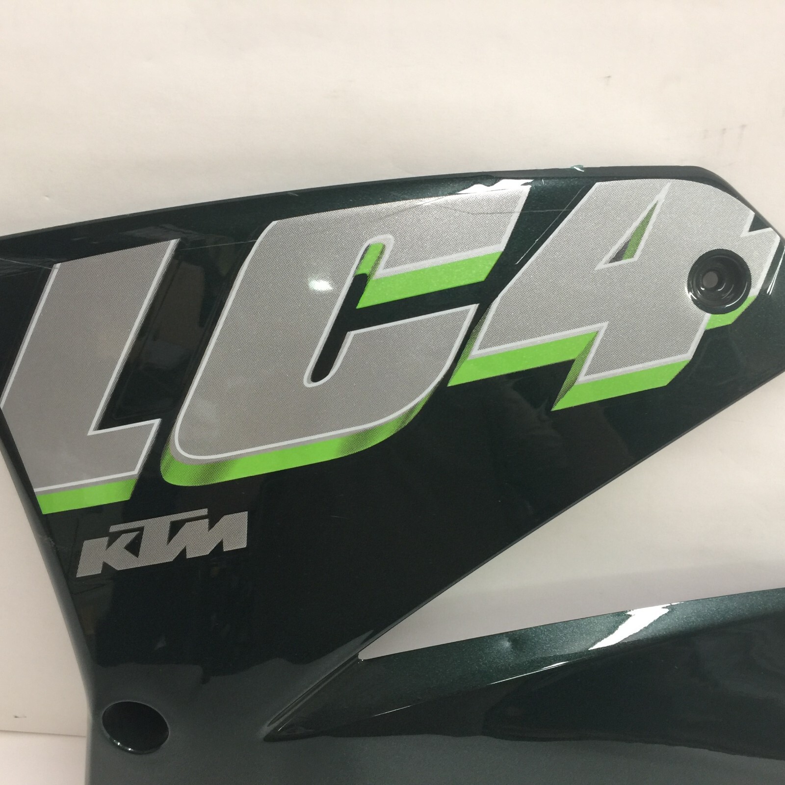 KTM 640 LC4-E Six Days 2001 Radiator Shroud Left Side Green