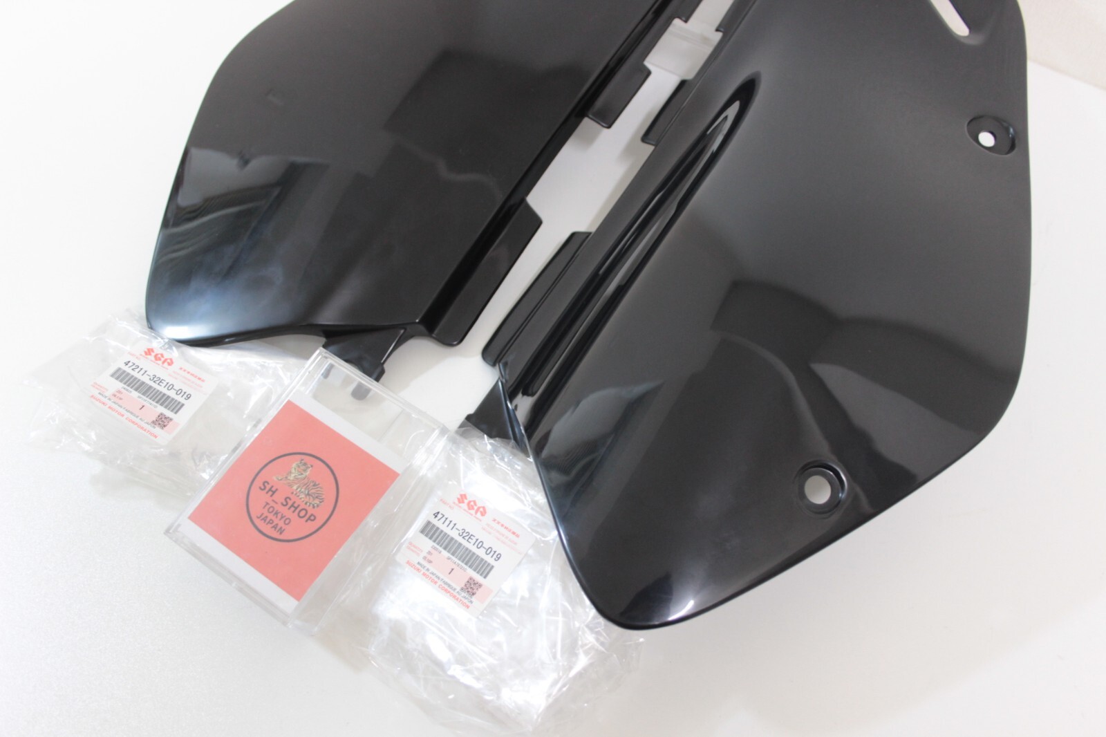 SUZUKI 1996 – 2020 DR650SE BLACK SIDE FRAME COVERS OEM LEFT & RIGHT in stock