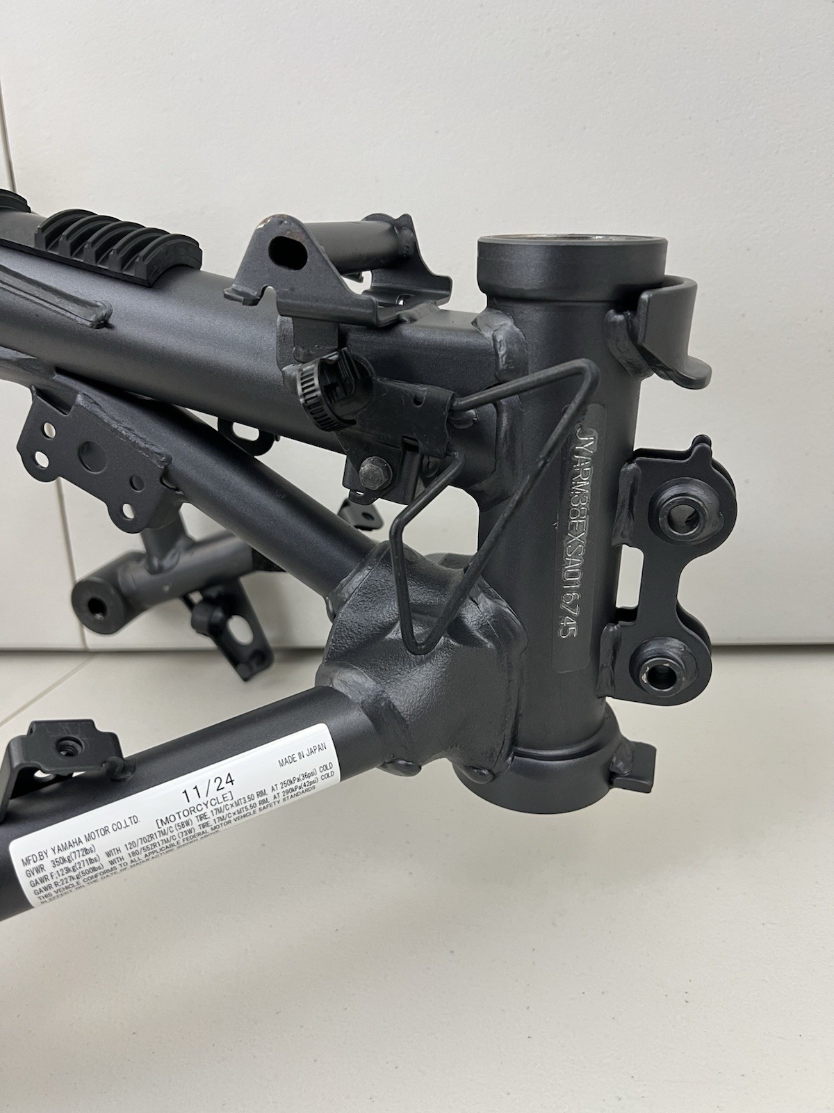 22 23 24 25 2025 Yamaha YZF-R7 YZF R7 Main Frame Chassis STRAIGHT SLVG REG OEM