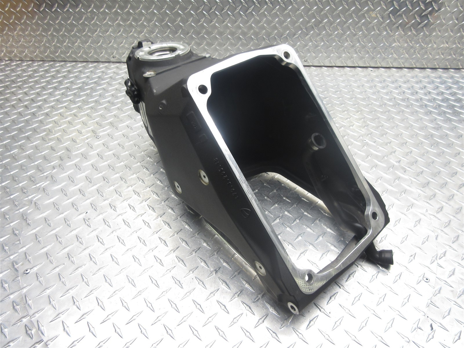 2015 13-15 Ducati 899 Panigale OEM Main Frame Chassis Straight BOS ACQ