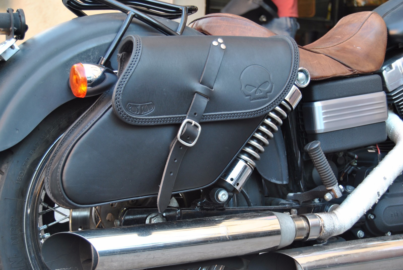 SADDLE BAG RIGHT SIDE FOR HARLEY DAVIDSON DYNA BEST ITALIAN QUALITY& STYLE