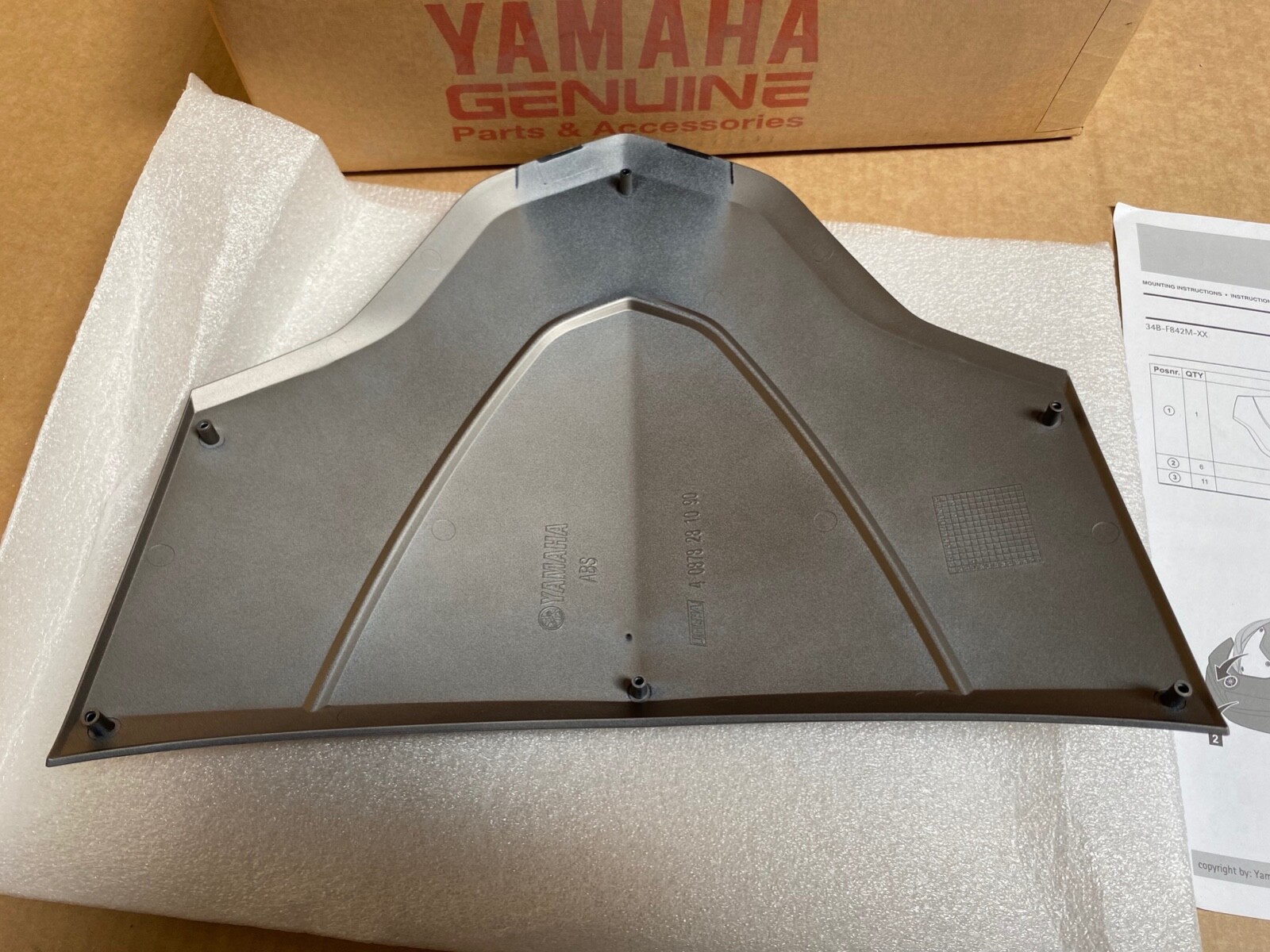 Genuine Yamaha 39L Coloured Top Box Lid Panel Cover 34B-F842M-0G Matt Silver