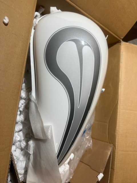 GV700C Hyosung Fuel Tank New in box 2010-2016 fuel injected