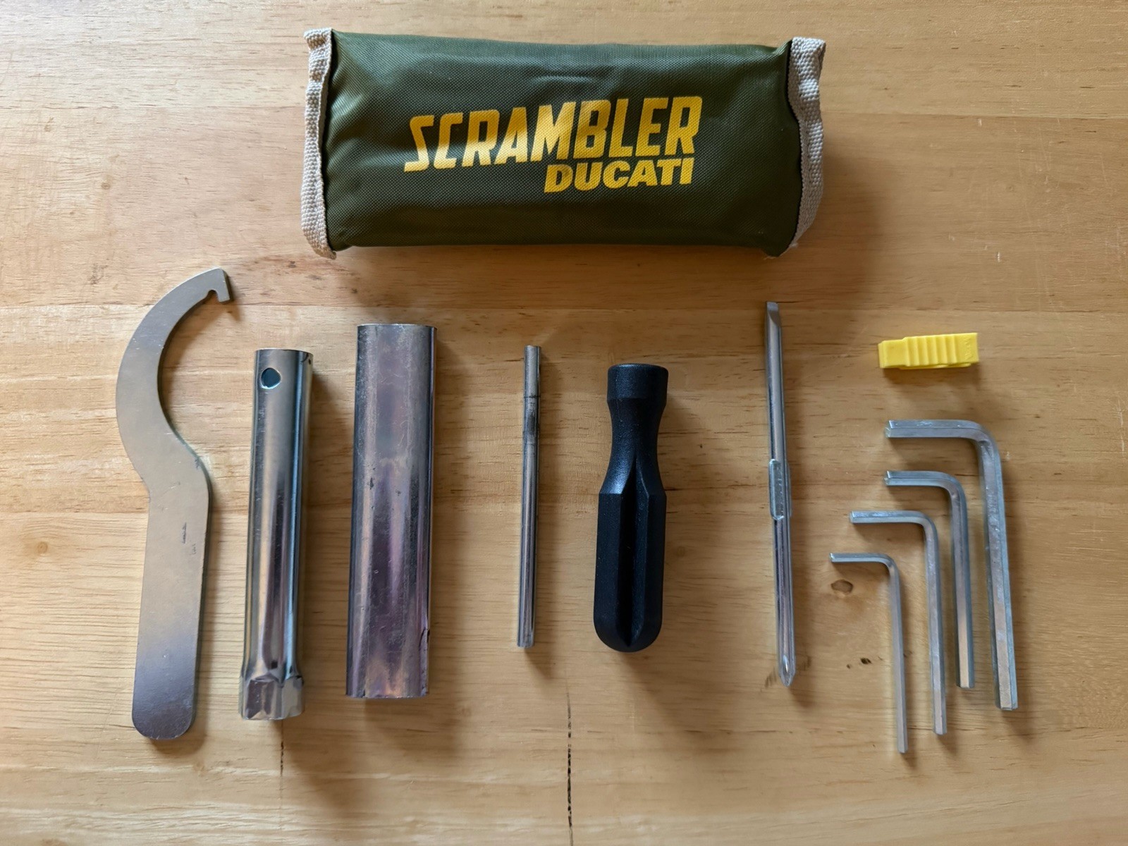 15-20 Ducati Scrambler 800 Tool Set Kit Onboard Bag Carry Case And Tools LikeNew