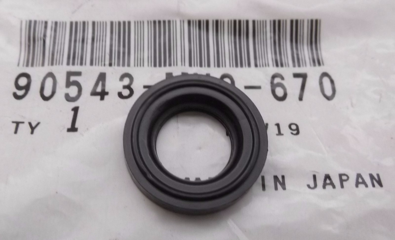 Genuine Honda CBR1100XX Camshaft Valve Cover Rubber Mounting Seal 90543-MV9-670