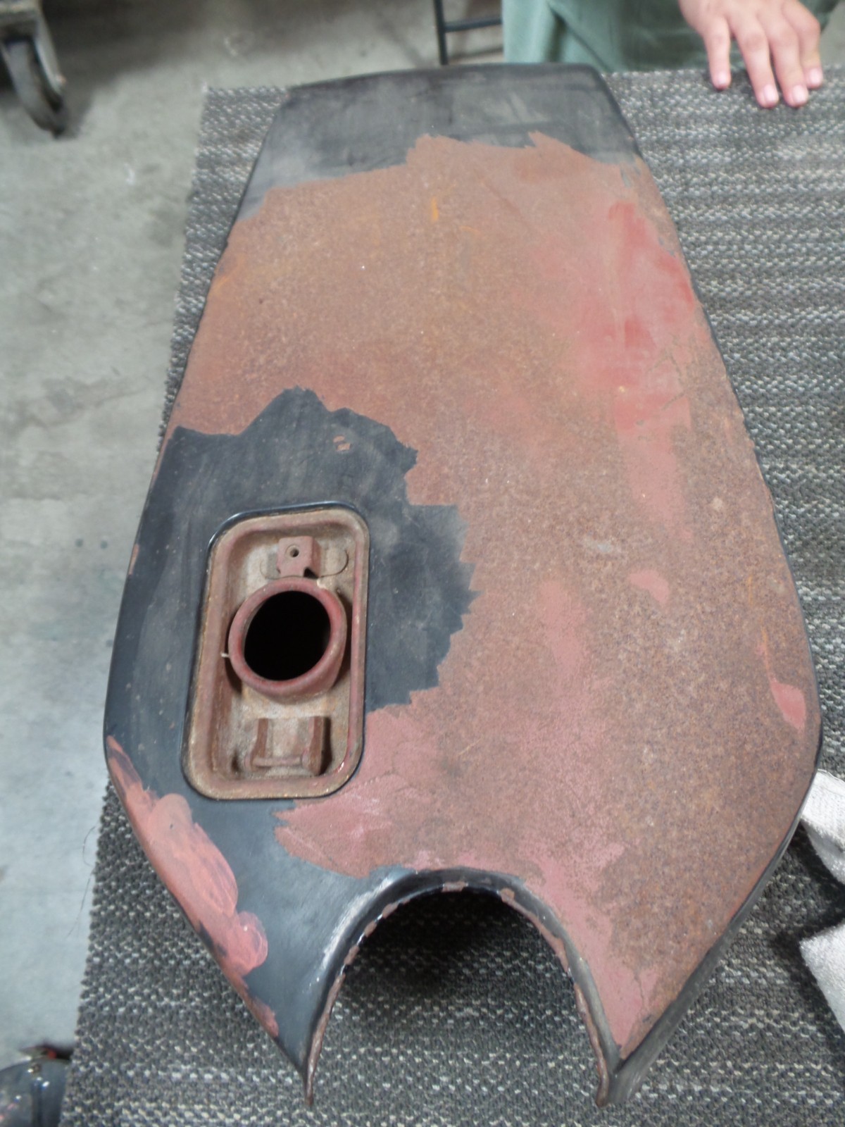 Kawasaki Z1R Gas Tank – Surface Rust, No Dings