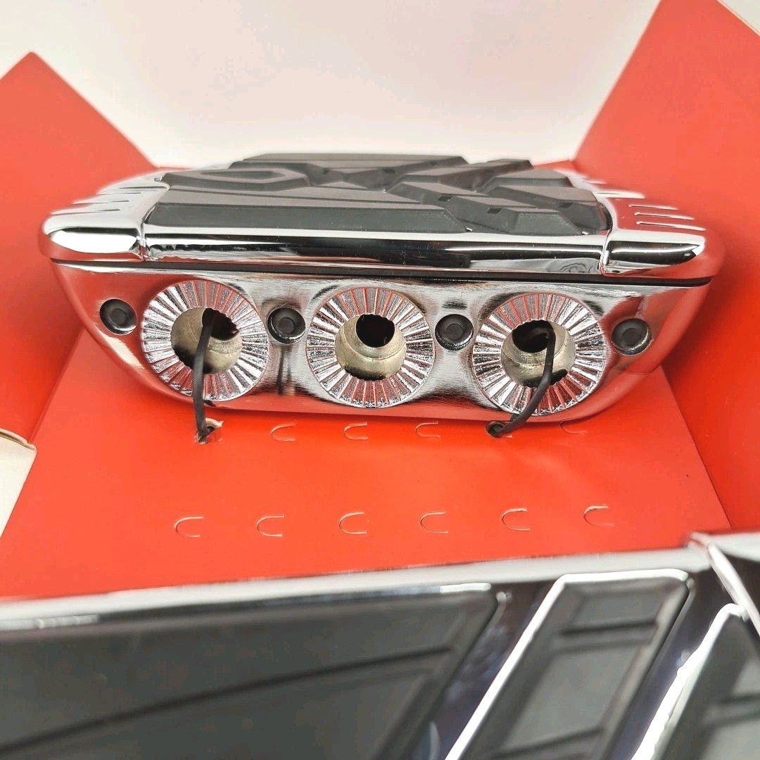 Kuryakyn Motorcycle Chrome And Black Foot Pegs Pair With Box