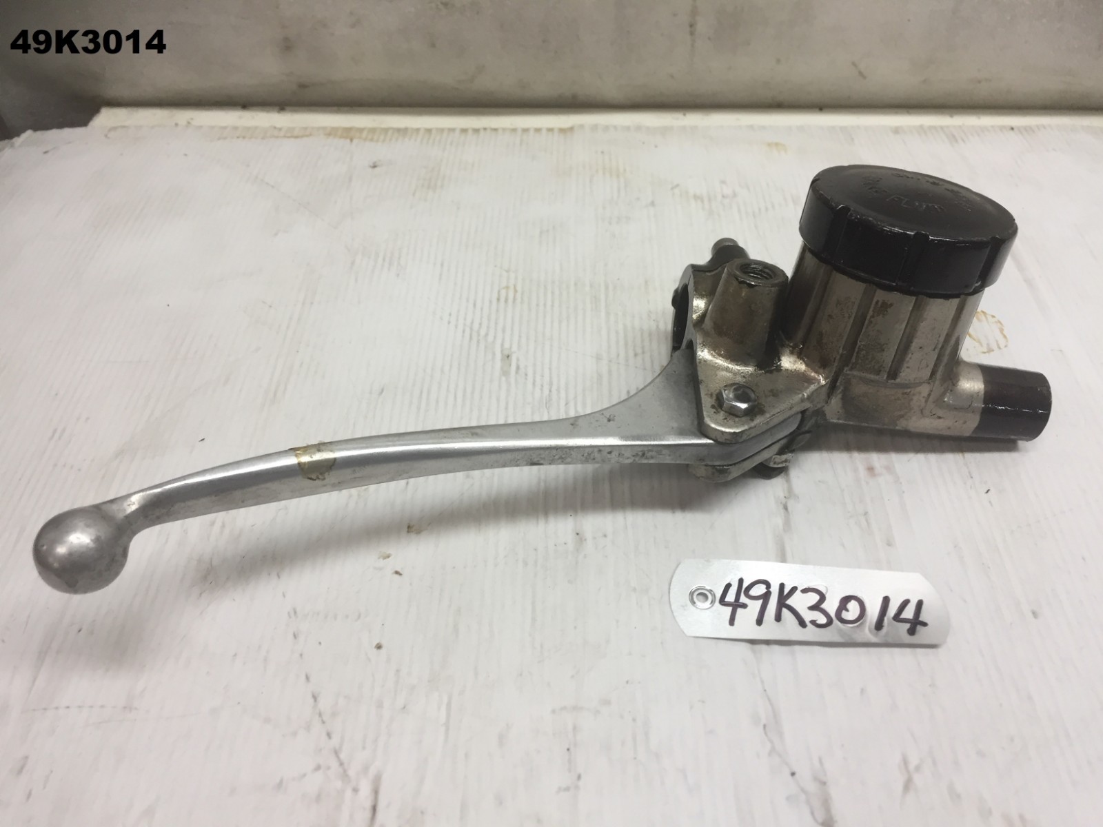 KAWASAKI KZ 400 1977 FRONT BRAKE MASTER CYL & BRAKE LEVER OEM LOT49 49K3014