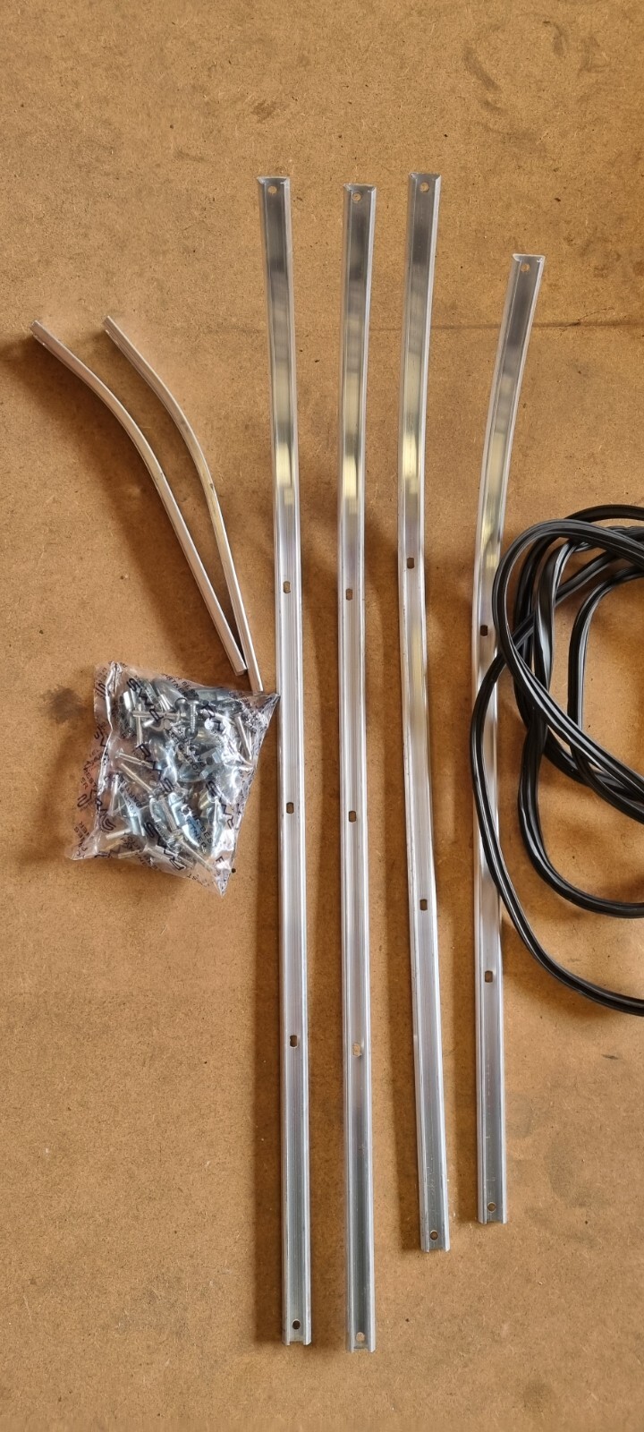 ukscooters VESPA FLOOR RUNNER COMPLETE KIT STRIPS V50 90 ET3 ITALIAN MADE