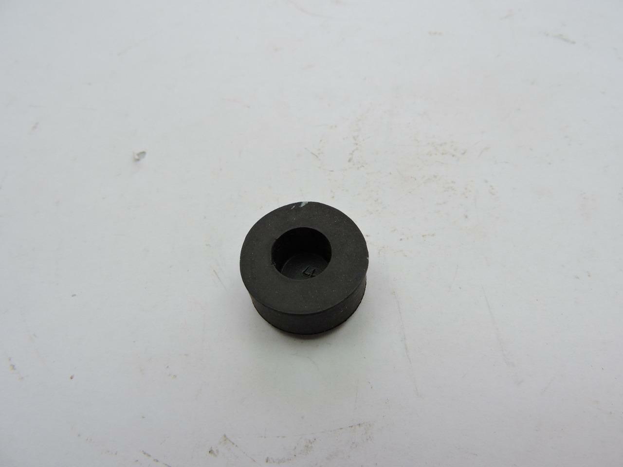 17611-107-000 NOS Honda Front Fuel Tank Rubber CB100 CL100 GL1100 SL100 Y1338r